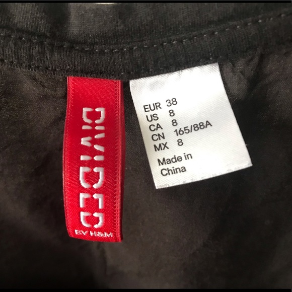 H&M Divided Letter Print Sleeveless Top - Picture 4 of 7